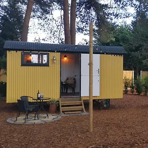 Forest Heath Shepherd's Huts Ringwood